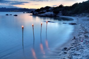 Hochzeitsjubiläen auf Sardinien
10, 25 oder 50 Jahre seit Ihr bereits verheiratet. Na dann herzlichen Glückwunsch zu Eurem Ehejubiläum. Gerne bereiten wir Euch den richtigen Rahmen für Euer Fest auf Sardinien.