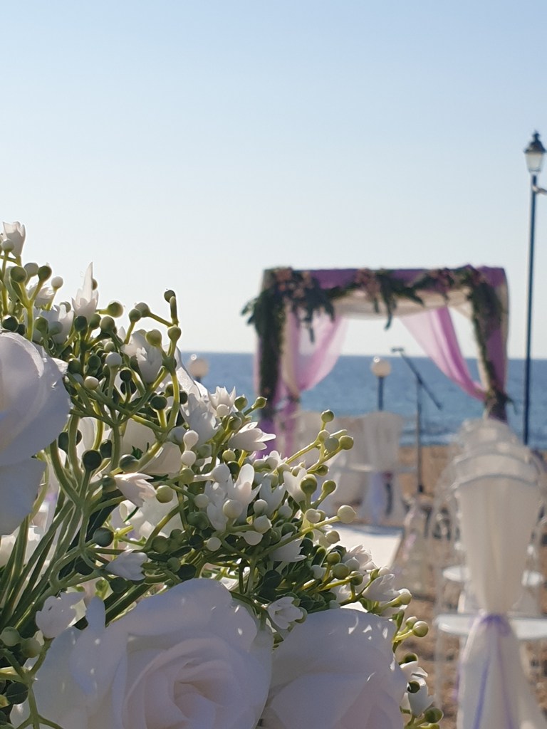 Wir warten auf das Brautpaar und seine Gäste