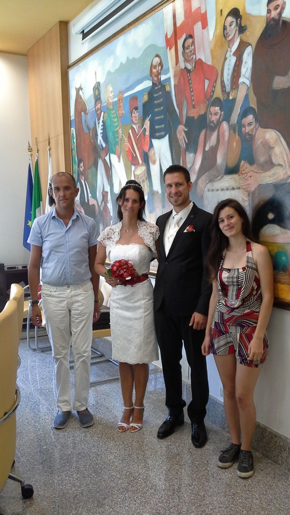 Im Sitzungssaal von Santa Teresa Gallura nach der Trauung