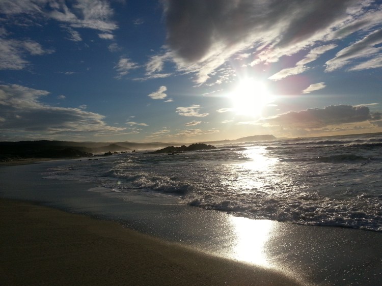 Die Strände von Rena Matteo bieten allabendlich ein Sonnuntergangsspektakel